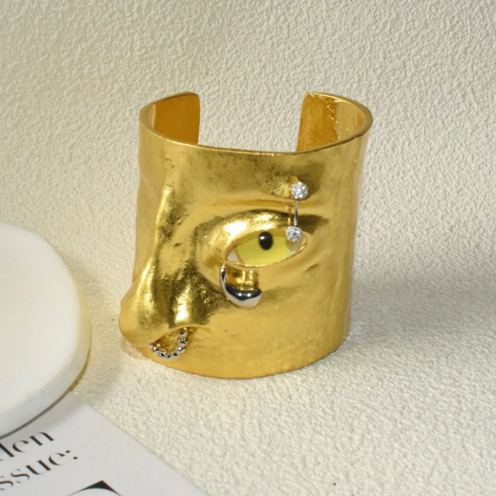 New schiaparelli inspired eye arm cuff - Picture 4 of 6